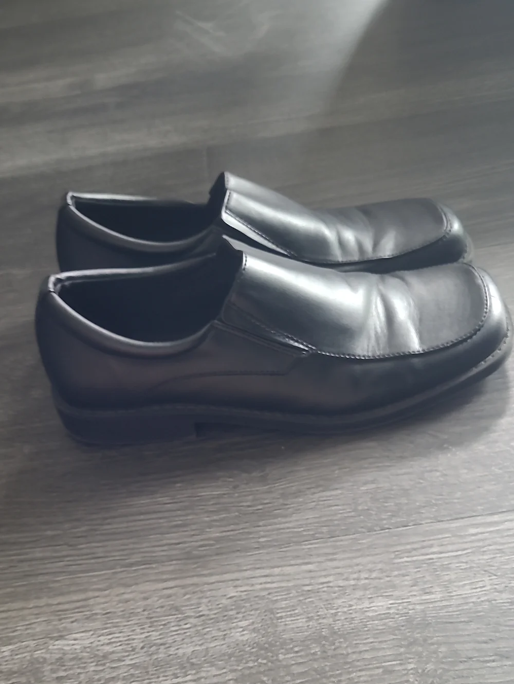 Boys Size 5.5 Black Dress Shoes